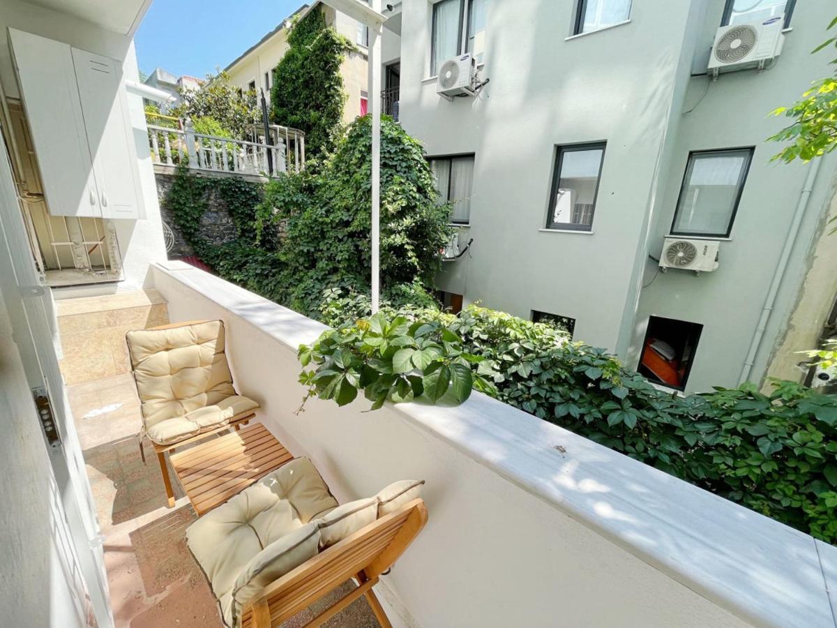 Apartment With Balcony Close To Taksim In Cihangir Istanbul Eksteriør billede